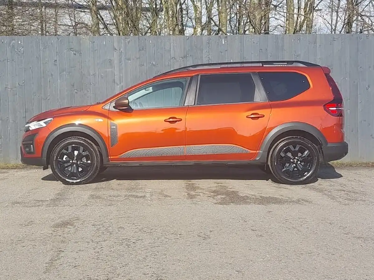 2024-dacia-jogger-16-tce-extreme-big-3