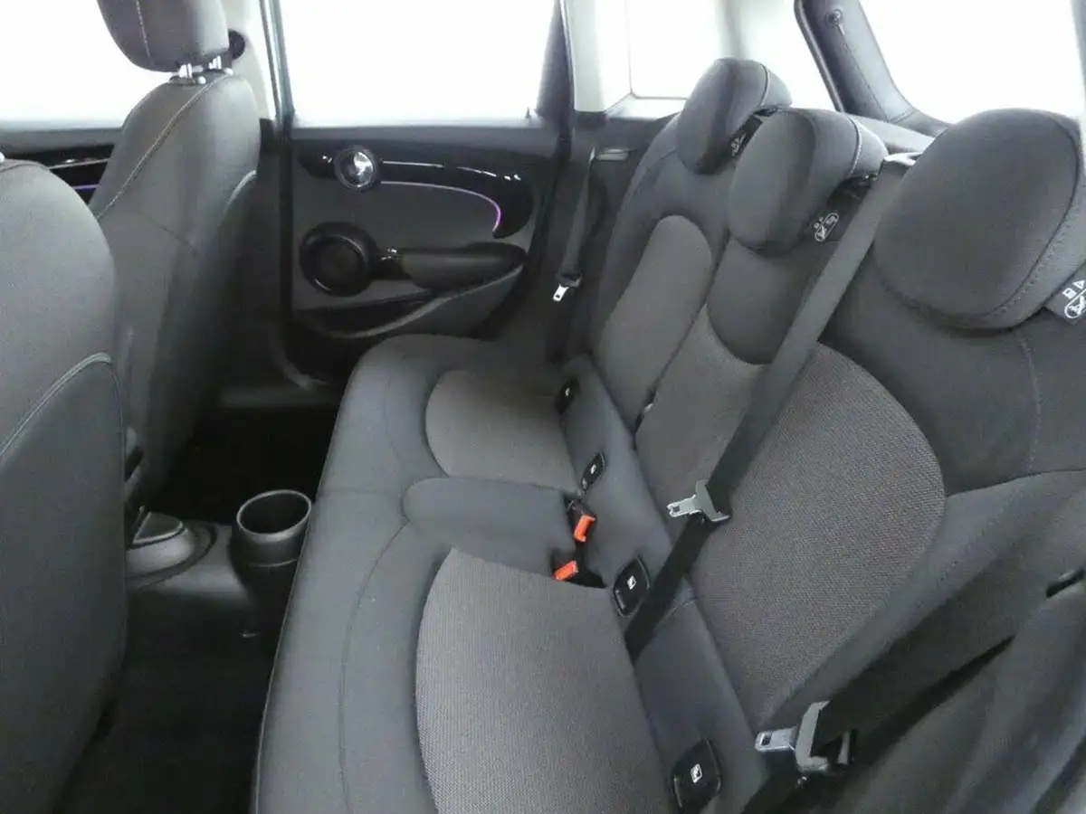 2021-mini-cooper-15-one-classic-5d-big-18