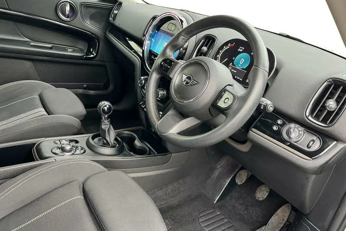2021-mini-countryman-20-cooper-s-classic-big-8