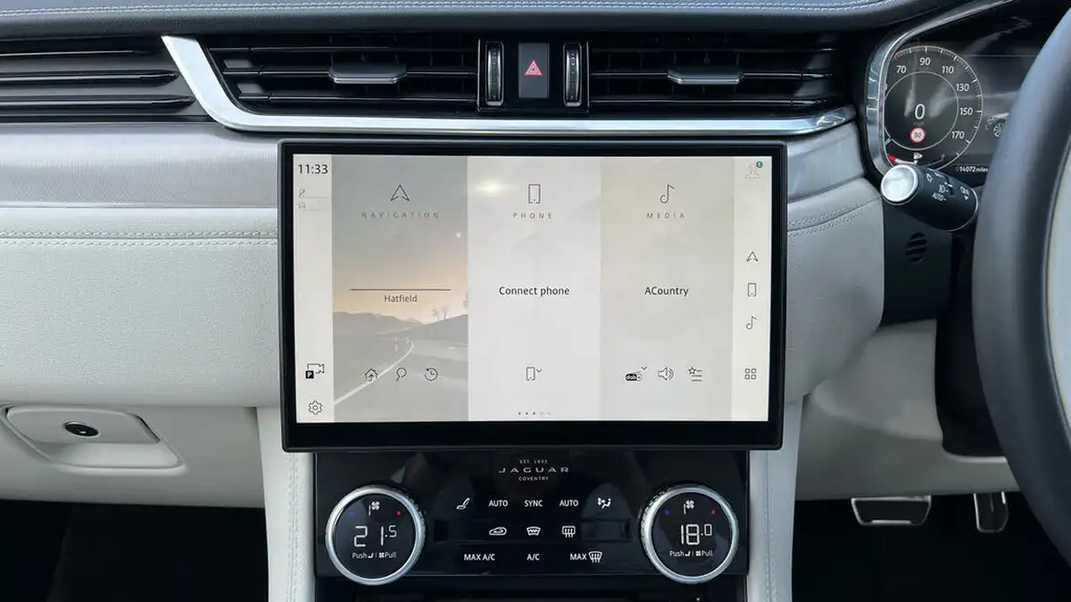2023-jaguar-f-pace-20-d200-r-dynamic-se-black-big-13