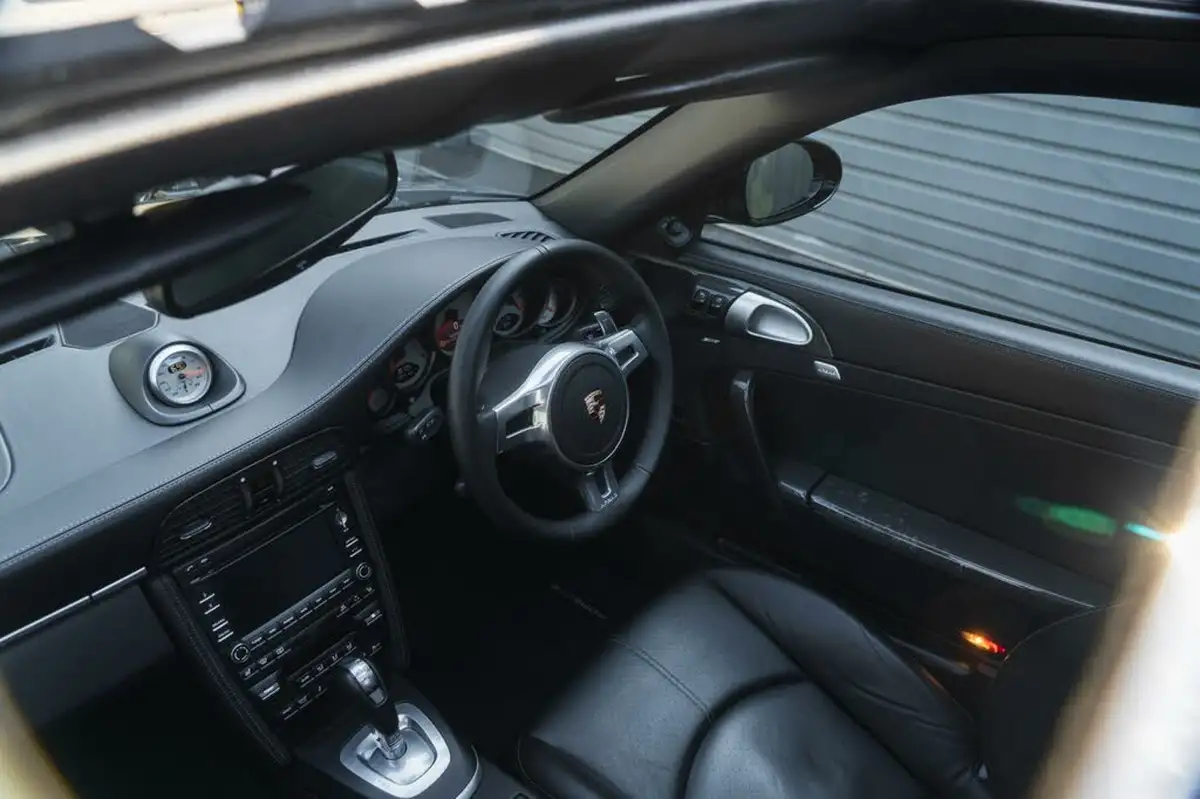 2011-porsche-911-38-turbo-coupe-pdk-big-8