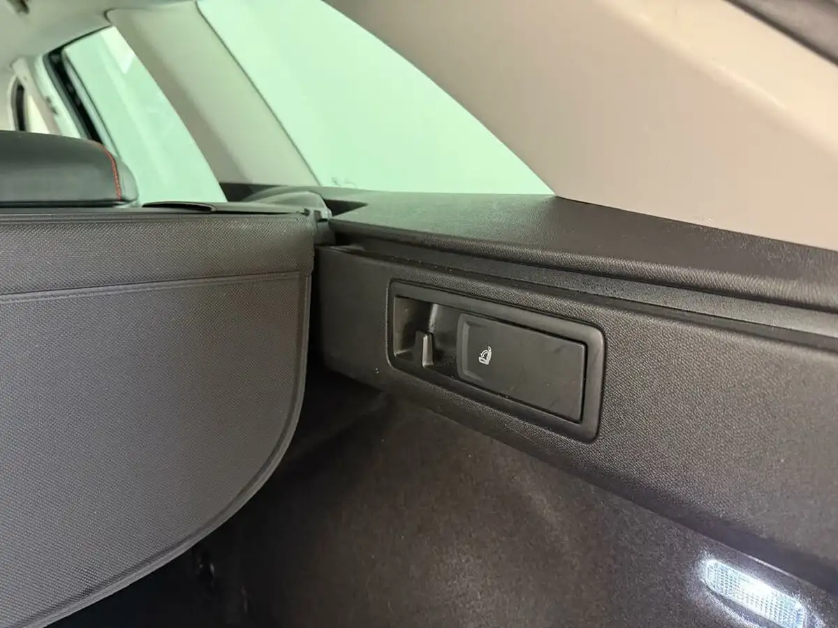 2021-seat-leon-14-e-hybrid-fr-estate-big-20