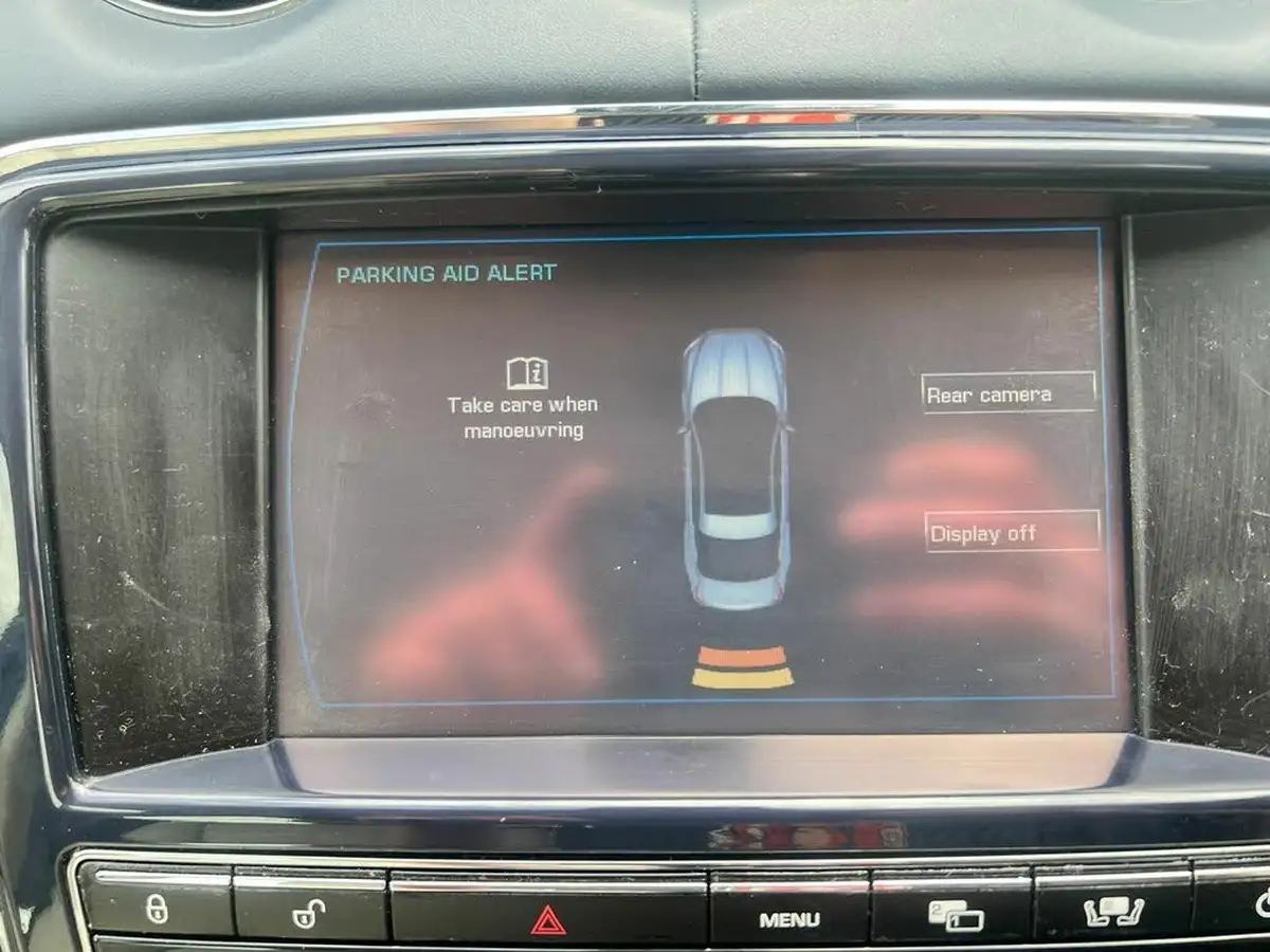 2011-jaguar-xj-series-30td-xj-portfolio-swb-big-24