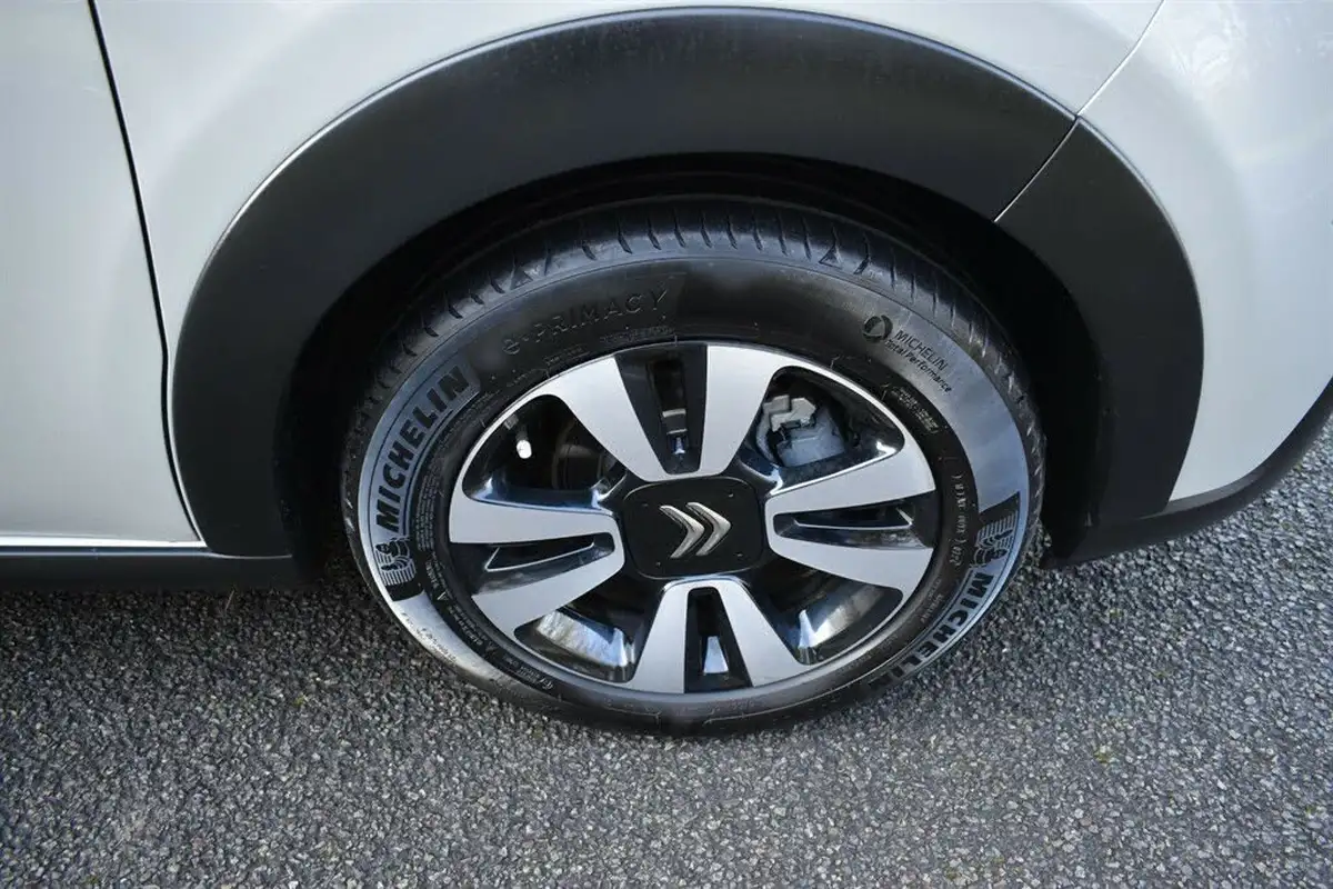 2024-citroen-c3-12-puretech-plus-110ps-eat6-big-16