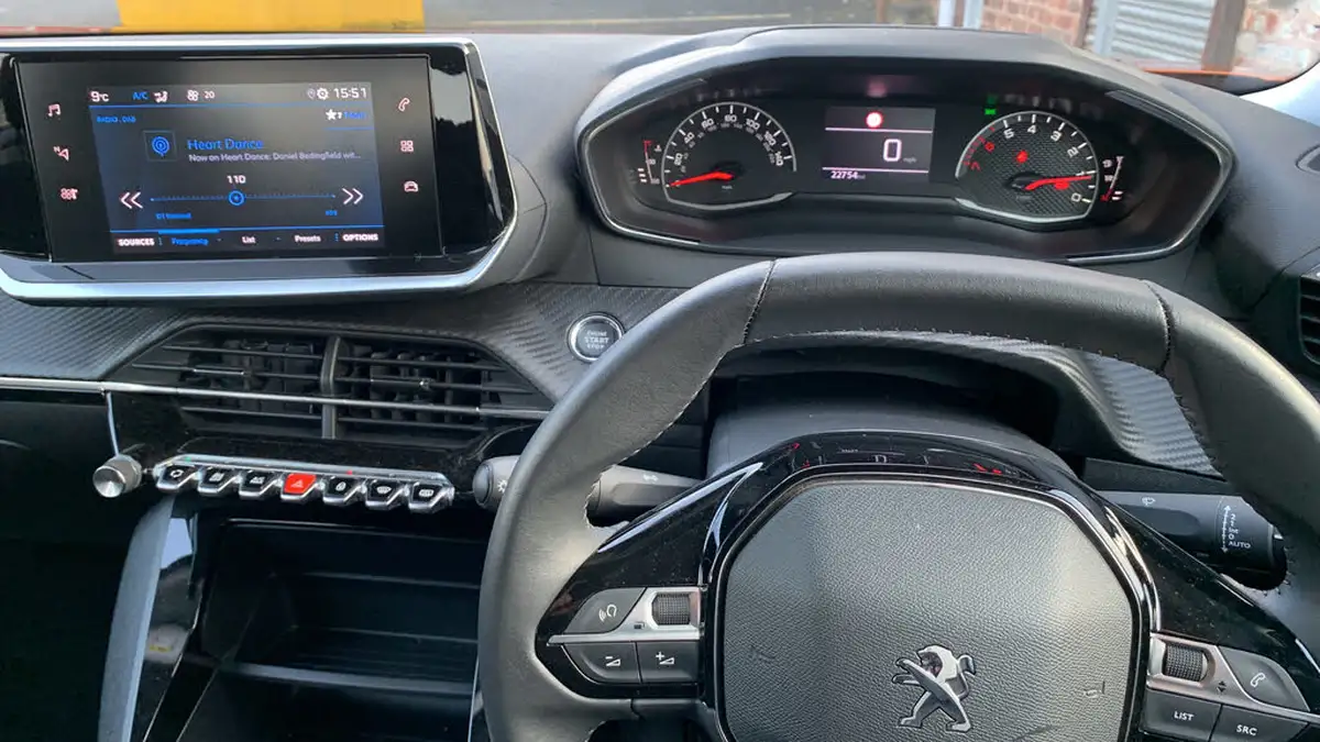 2022-peugeot-2008-suv-12-puretech-active-premium-big-3
