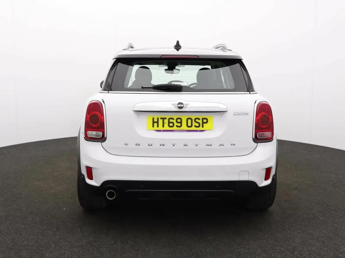 2020-mini-countryman-15-cooper-exclusive-big-3