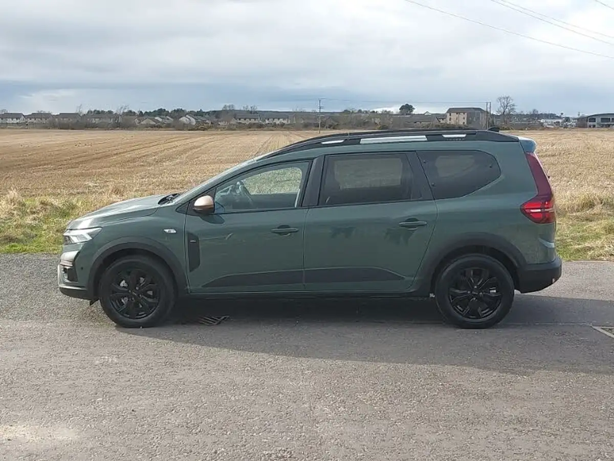 2024-dacia-jogger-16-tce-extreme-big-3