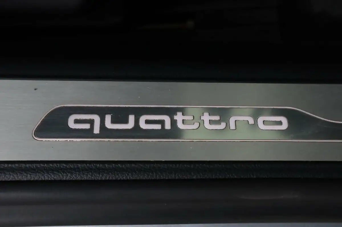 2017-audi-a8-30tdi-quattro-black-edition-big-36