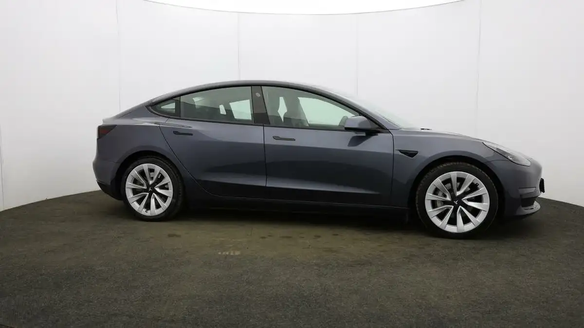 2020-tesla-model-3-e-long-range-big-50