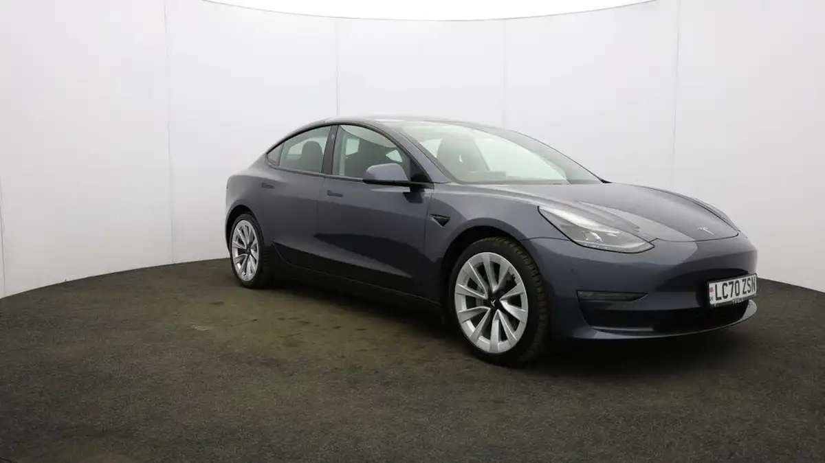 2020-tesla-model-3-e-long-range-big-46