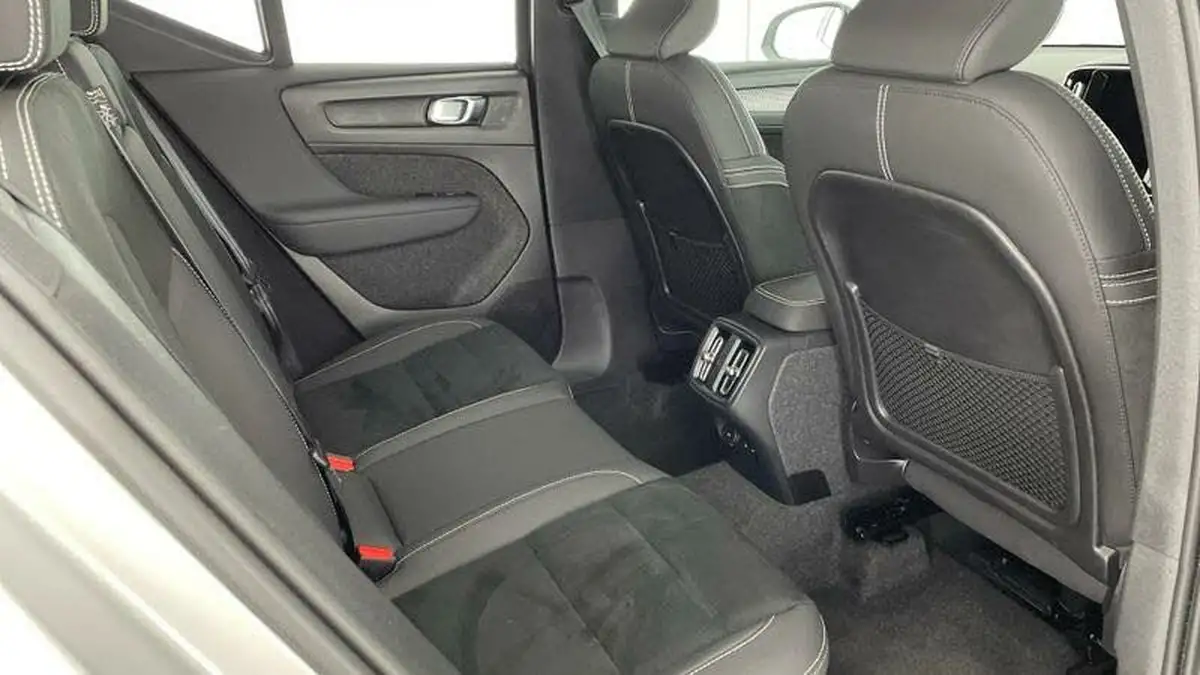 2024-volvo-xc40-20-b4-plus-big-16