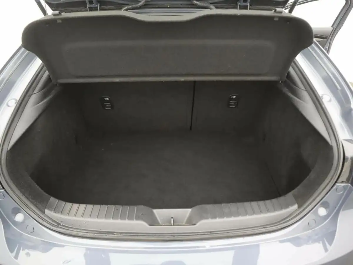 2022-mazda-mazda3-20-se-l-big-6