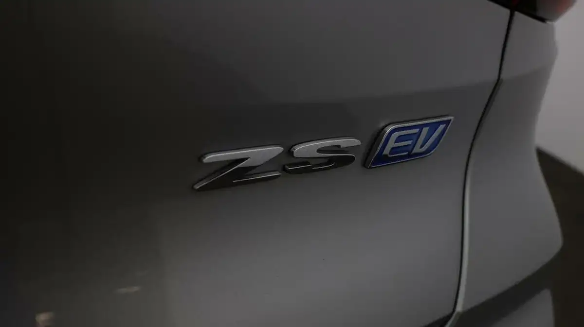 2024-mg-zs-suv-e-se-ev-176ps-big-21