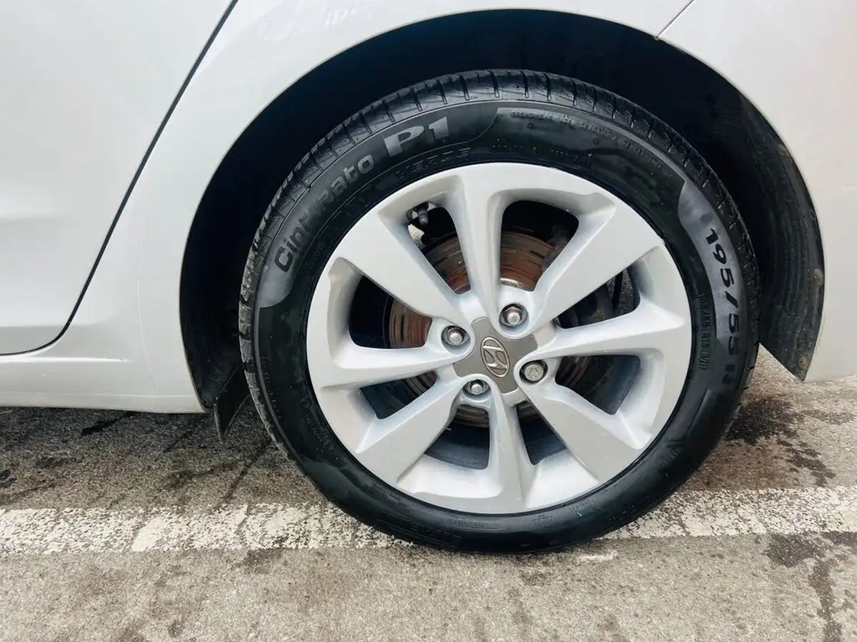 2015-hyundai-i20-14-se-big-53