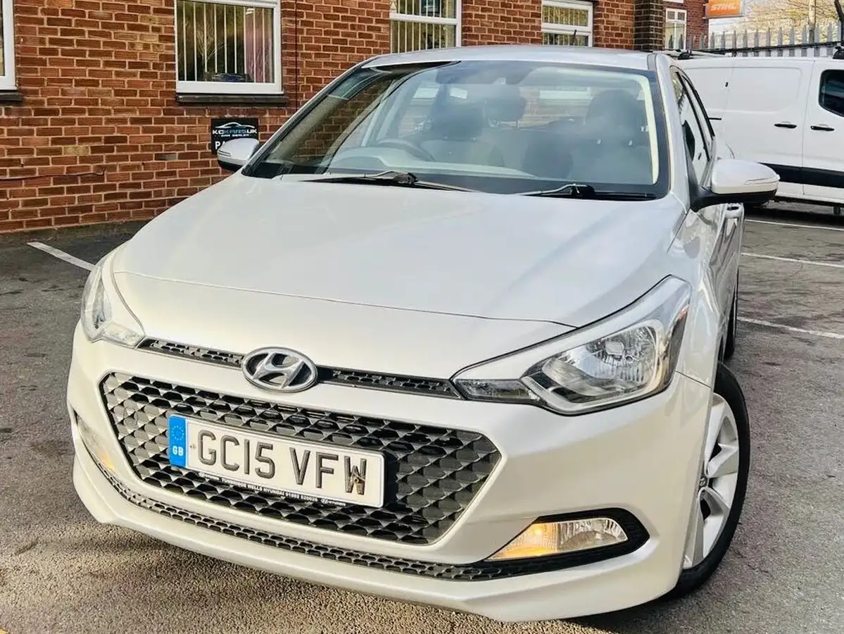 2015-hyundai-i20-14-se-big-1