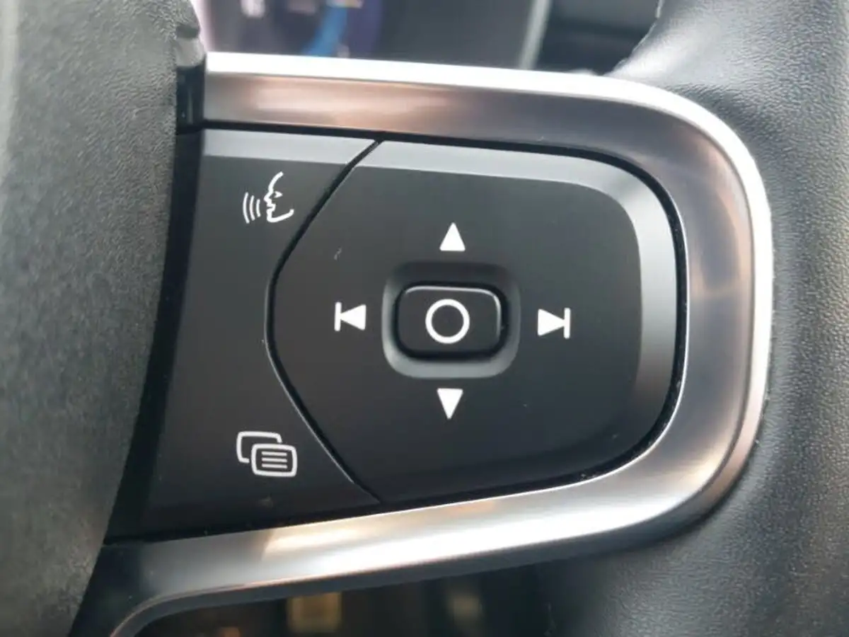 2022-volvo-xc40-e-recharge-plus-228bhp-big-13