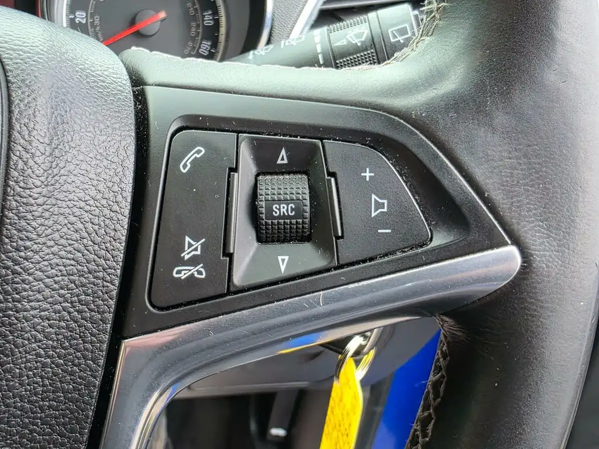 2014-vauxhall-mokka-17cdti-exclusiv-4x4-ss-big-30
