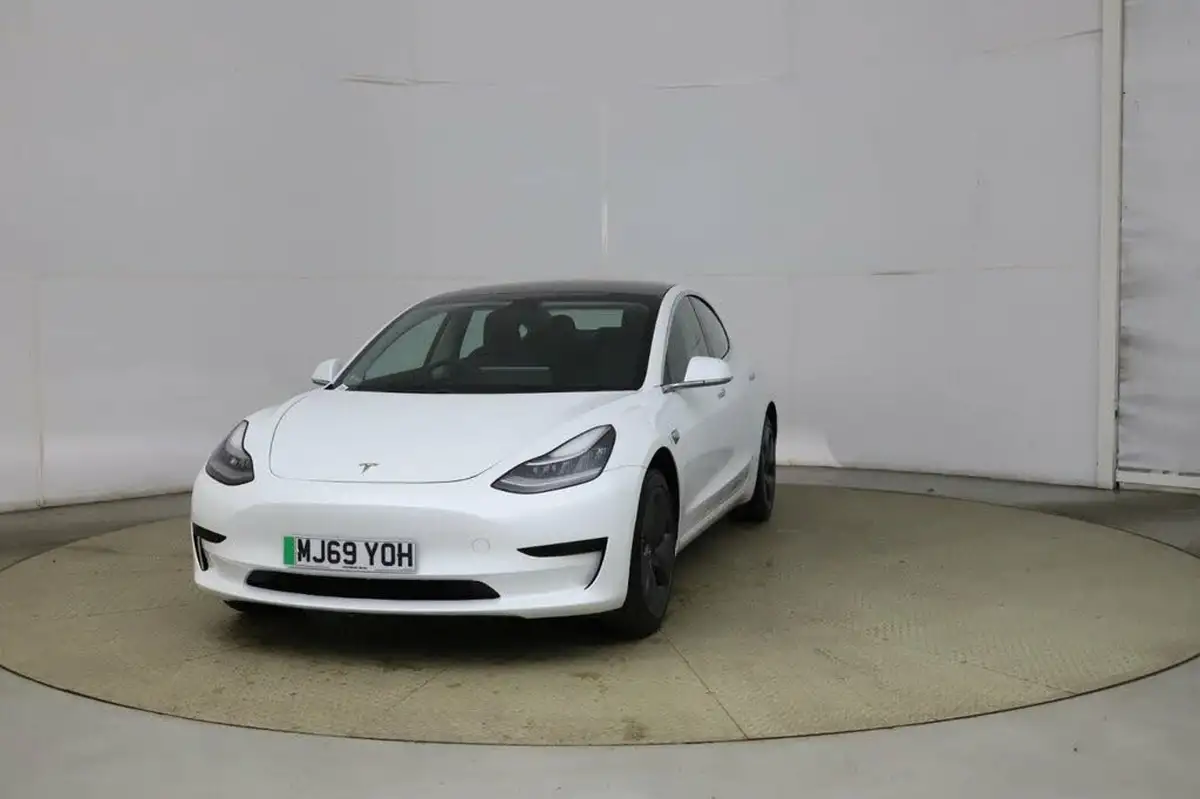 2019-tesla-model-3-e-standard-plus-big-1