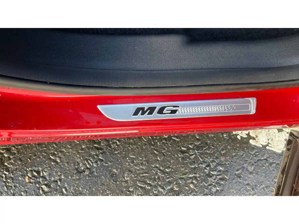 2023-mg-hs-15t-gdi-exclusive-162ps-dct-big-39