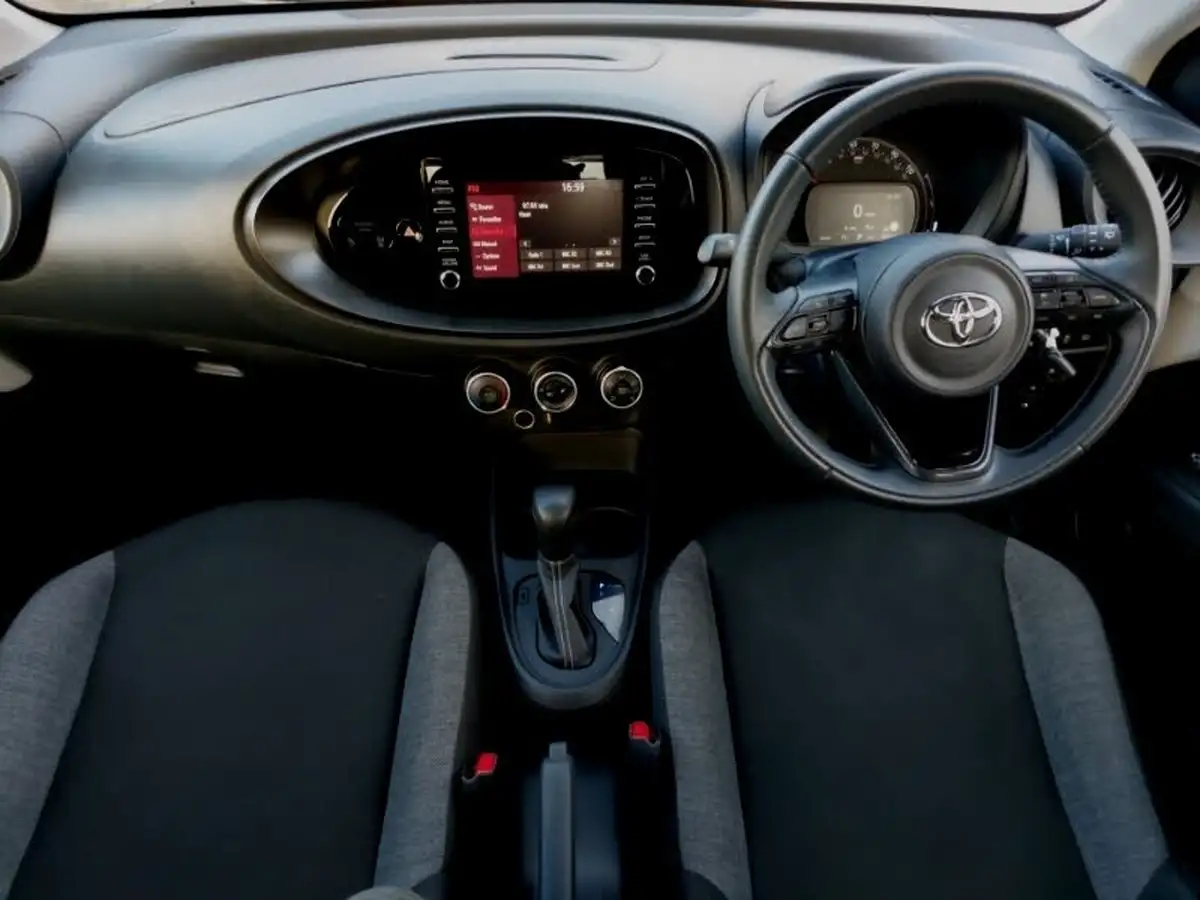 2023-toyota-aygo-x-10-vvt-i-pure-cvt-big-2