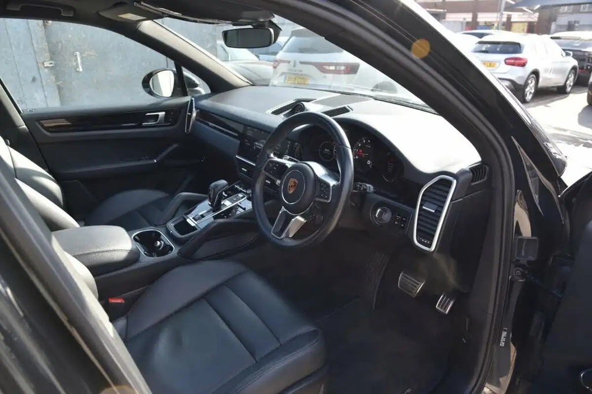 2019-porsche-cayenne-30-v6-s-big-16