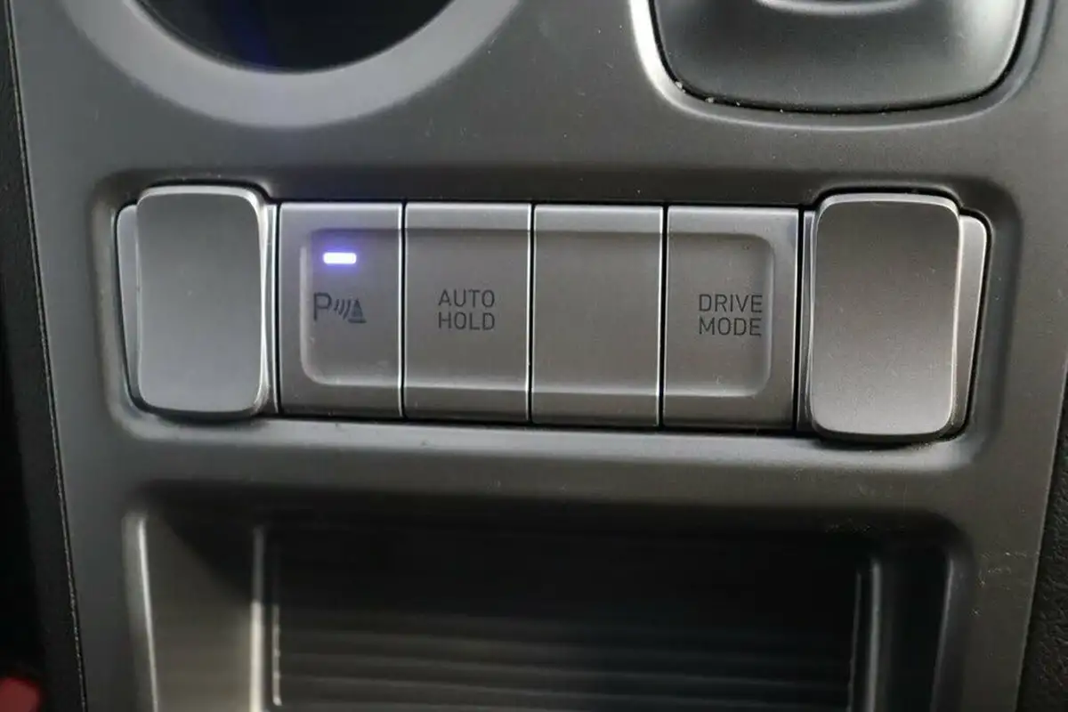 2020-hyundai-kona-e-premium-204ps-big-32