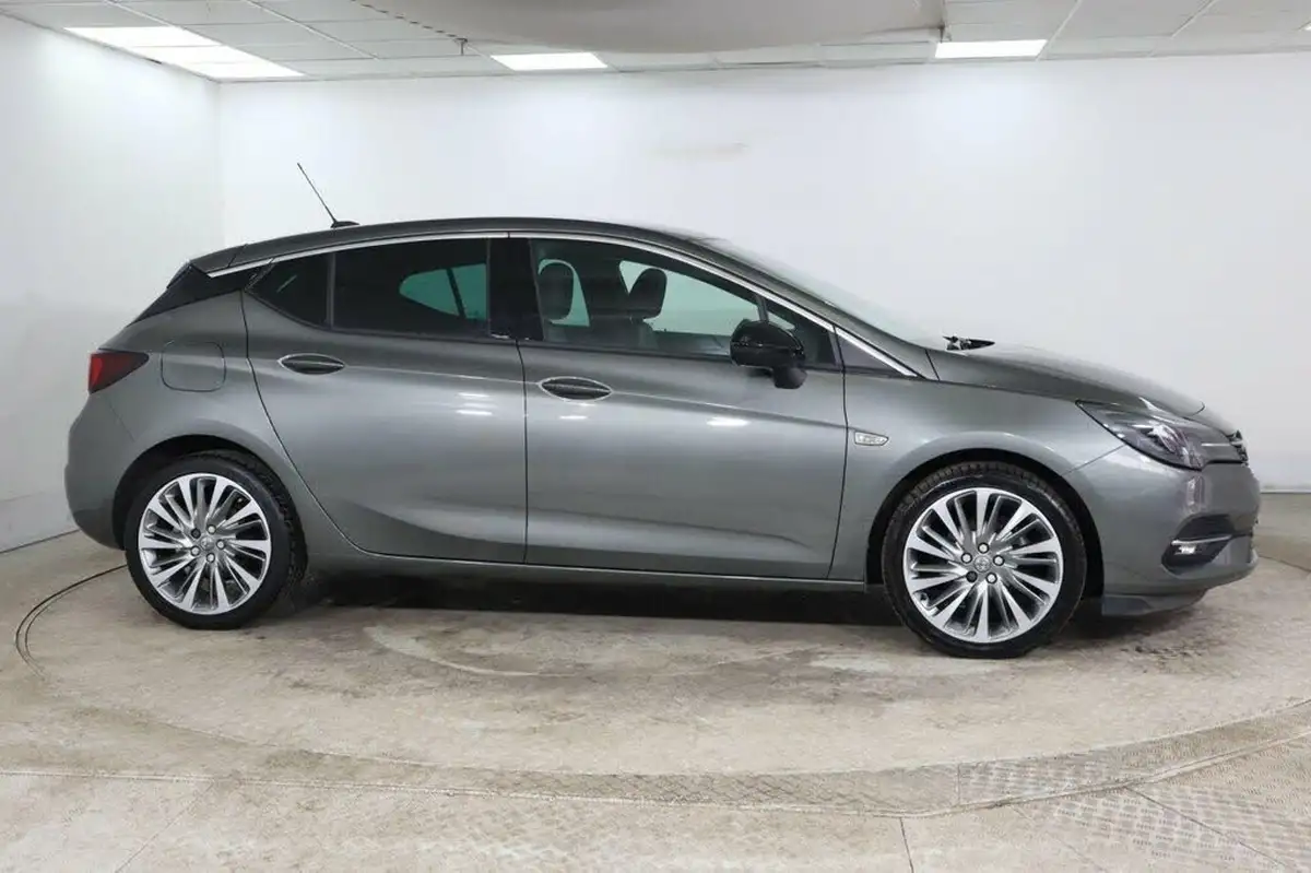 2021-vauxhall-astra-12-turbo-griffin-edition-hatchback-big-10