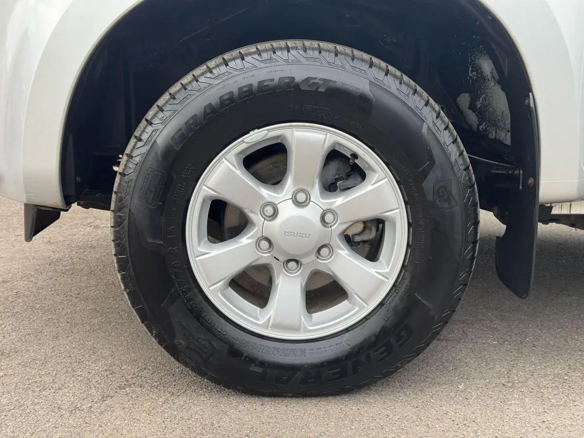 2018-isuzu-d-max-19td-eiger-big-16