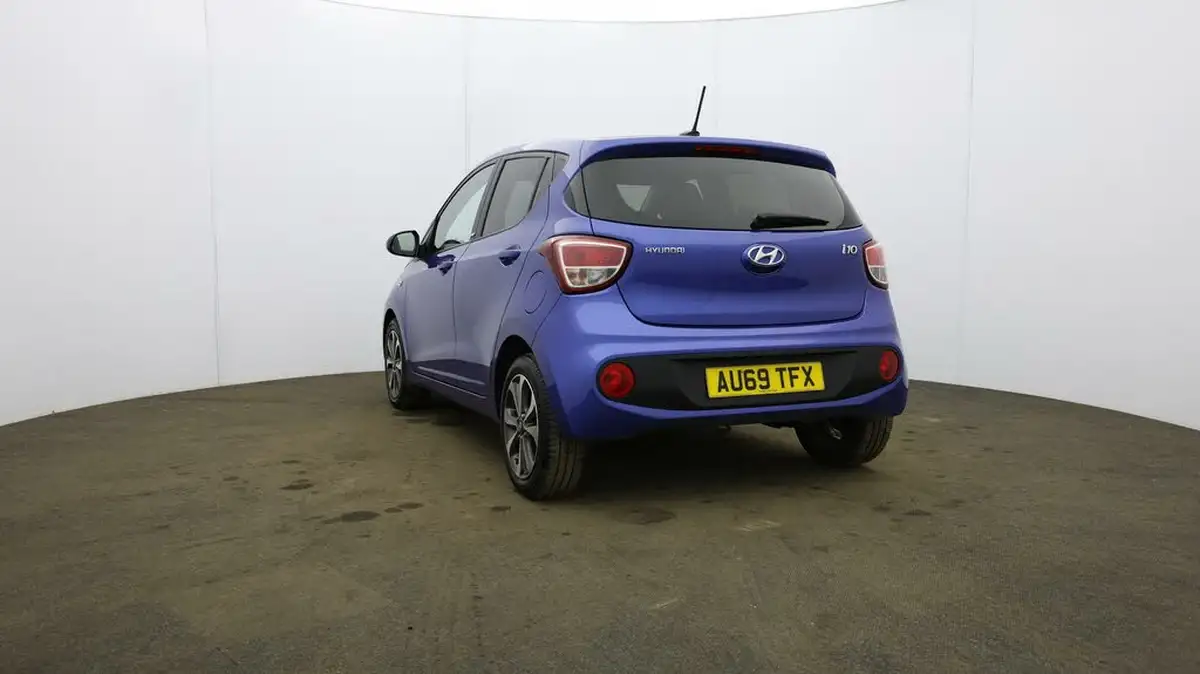 2019-hyundai-i10-10-play-big-24