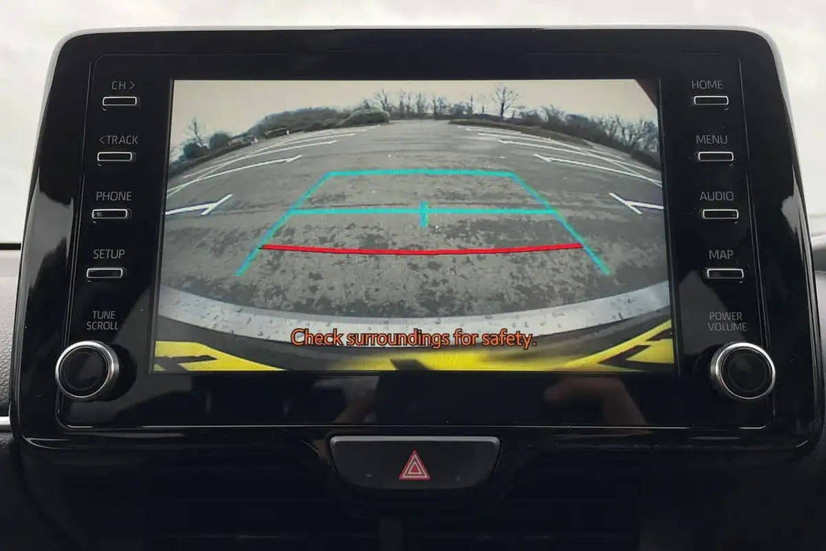 2022-mazda-mazda2-15-select-big-35