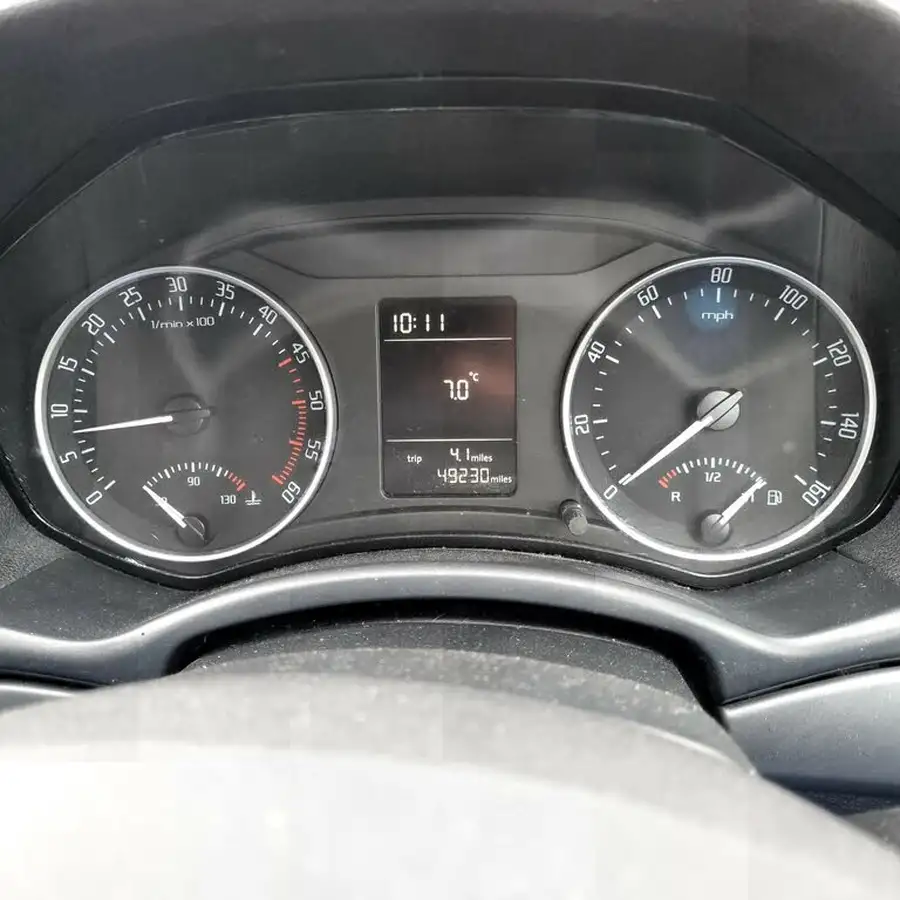 2010-skoda-octavia-16td-s-cr-105bhp-hatchback-big-11
