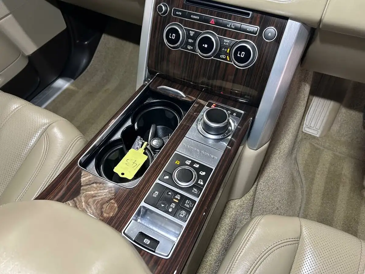 2014-land-rover-range-rover-30tdv6-vogue-big-16
