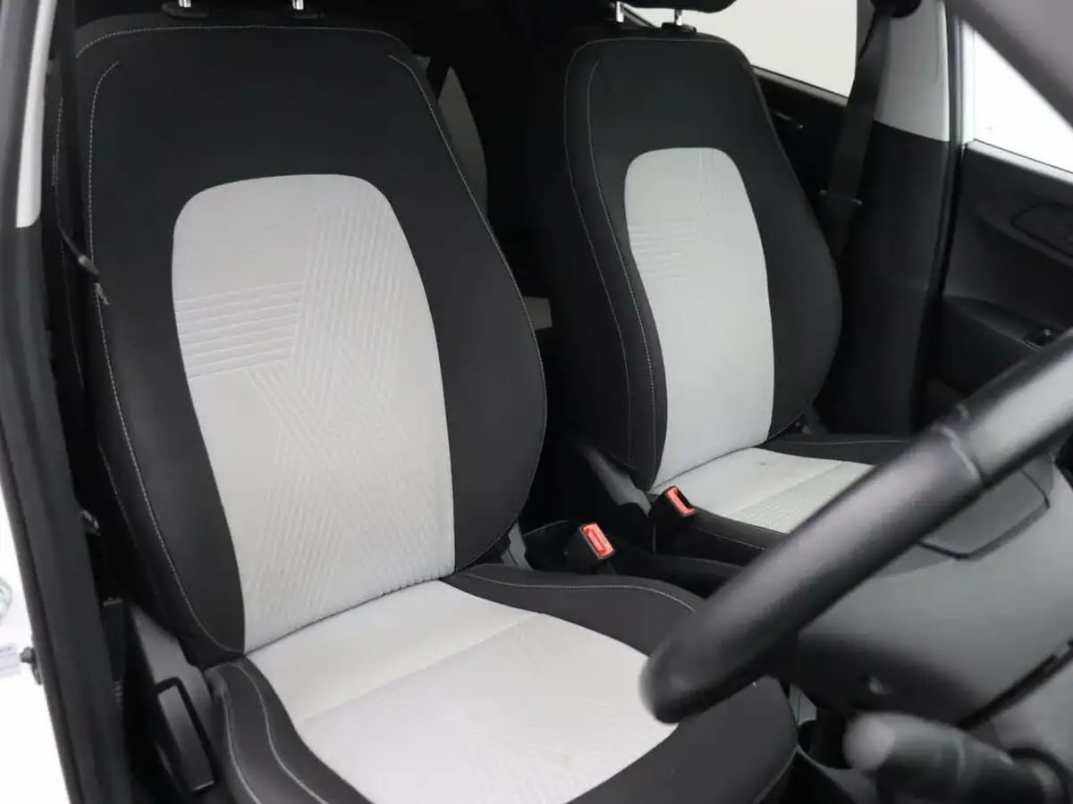 2021-hyundai-i10-10-premium-big-6