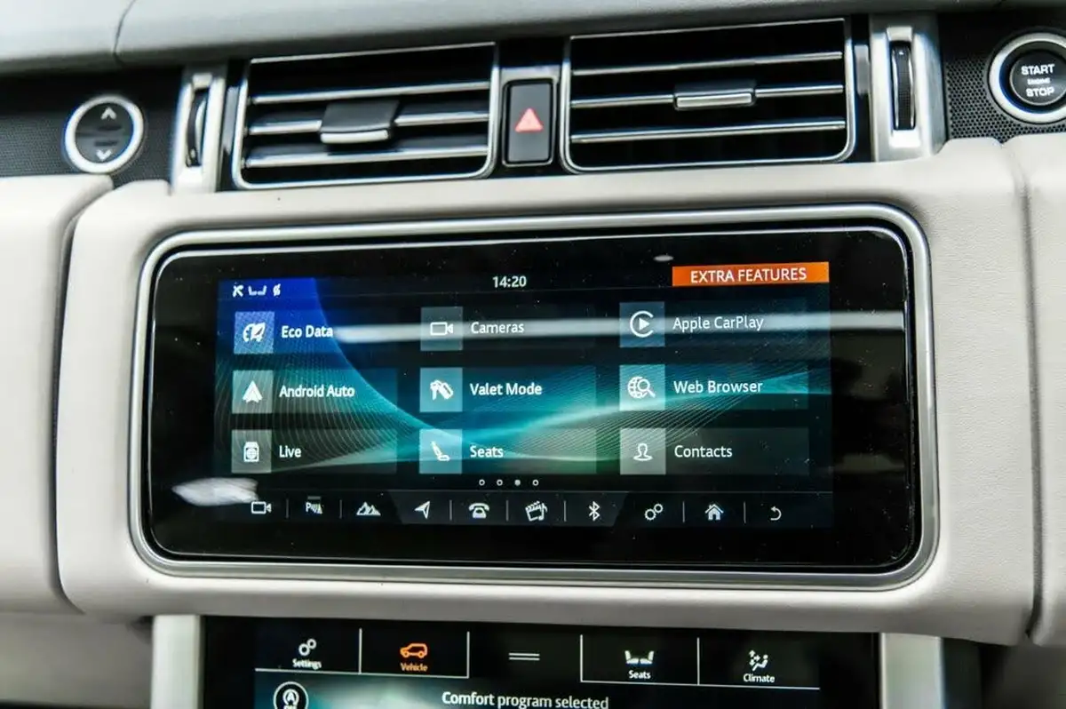 2021-land-rover-range-rover-30-d300-westminster-big-28