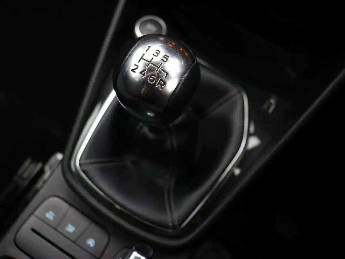 2018-ford-fiesta-10t-st-line-100ps-3d-big-25