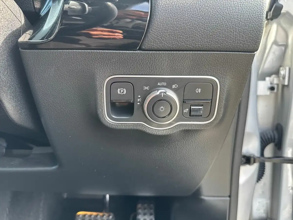 2022-mercedes-benz-b-class-13-b200-amg-line-premium-plus-edition-big-22