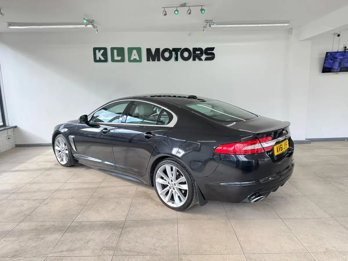 2011-jaguar-xf-30td-s-portfolio-big-2
