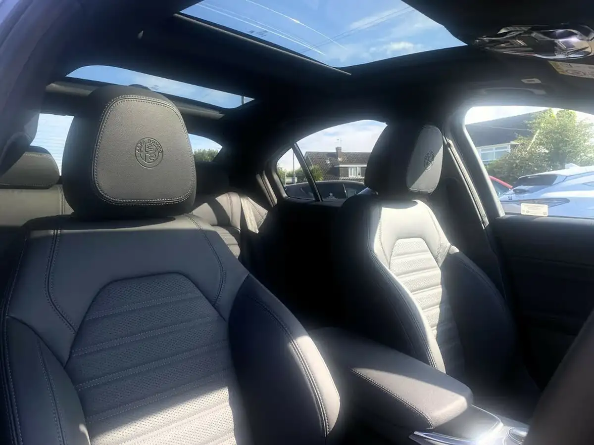 2024-alfa-romeo-giulia-20-veloce-big-1