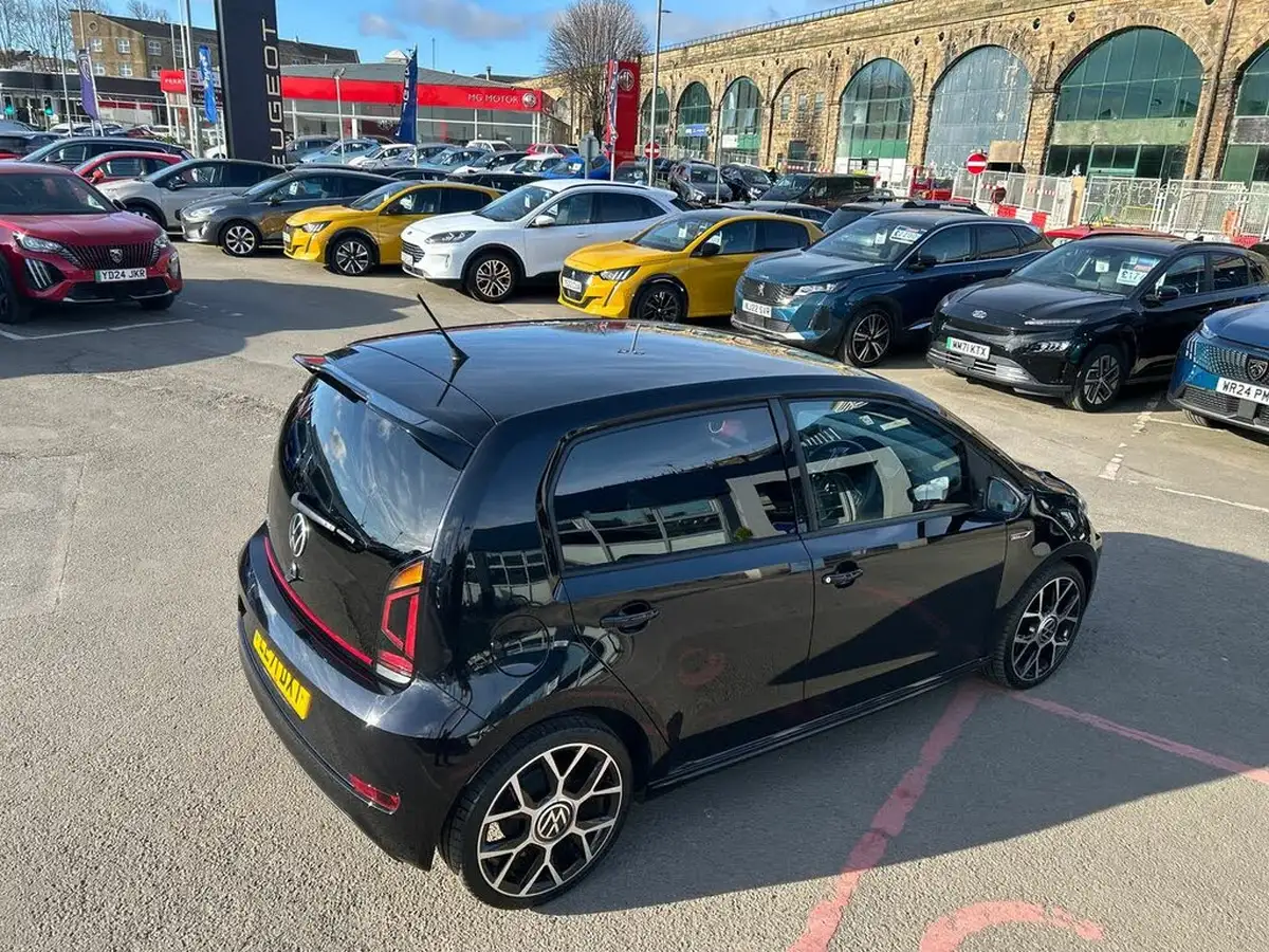 2022-volkswagen-up-10-gti-5d-big-33