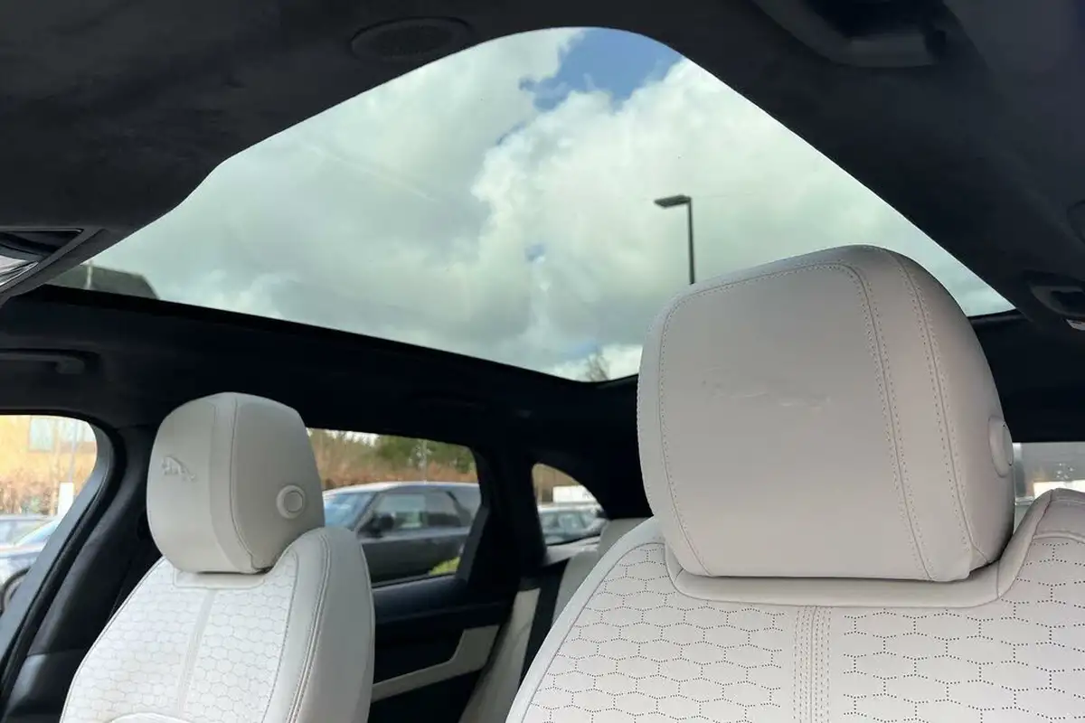 2023-jaguar-f-pace-20-d200-r-dynamic-hse-black-big-5