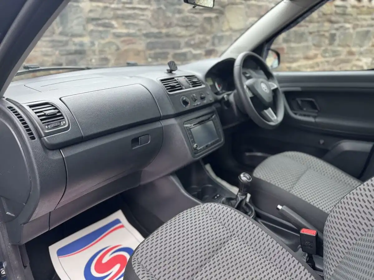 2015-skoda-roomster-16tdi-se-105ps-big-19