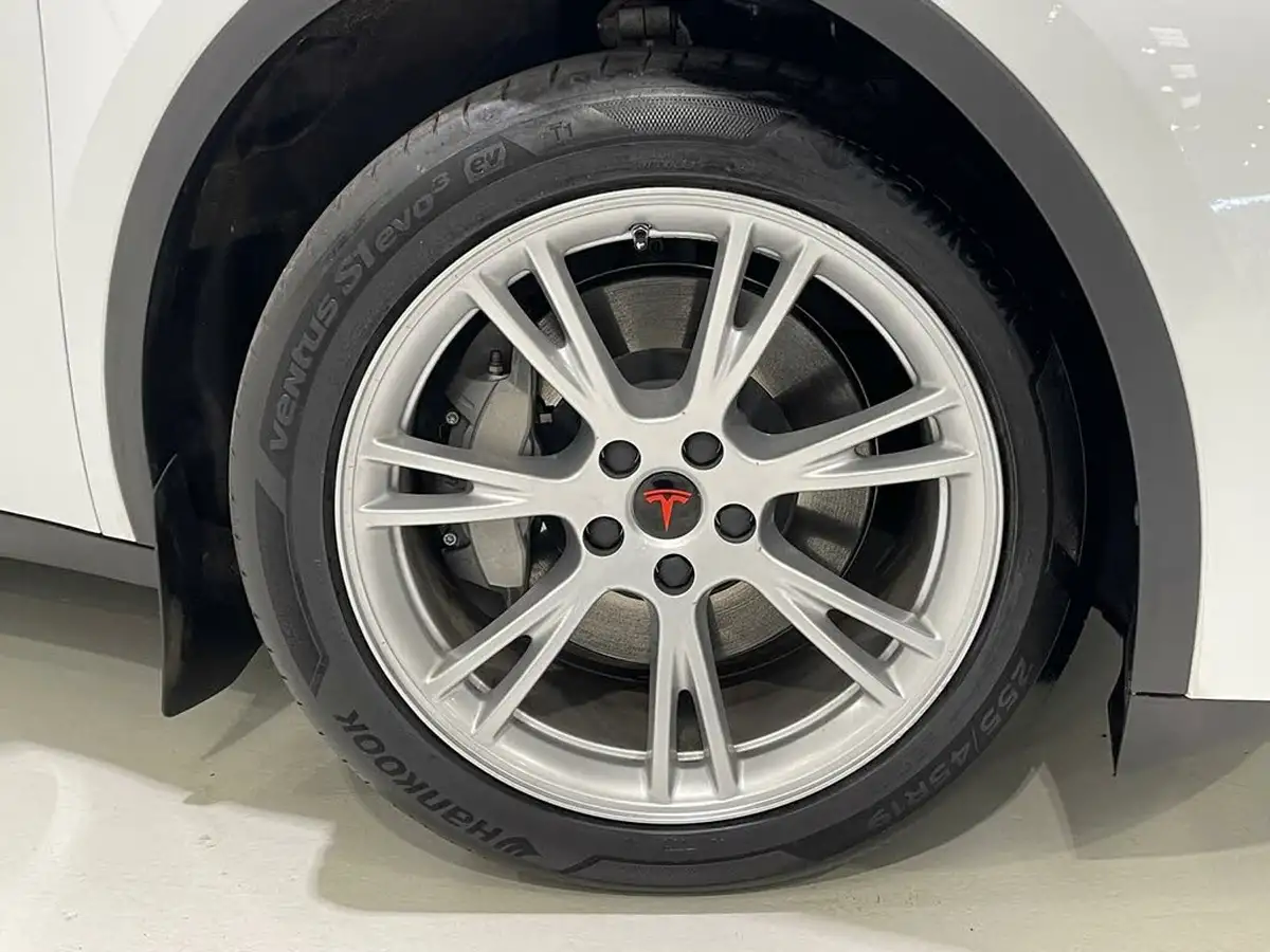 2022-tesla-model-y-e-rwd-big-10