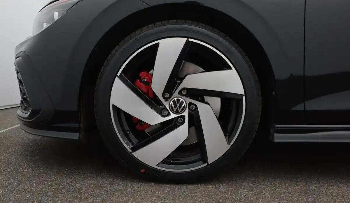 2022-volkswagen-golf-20-tsi-gti-dsg-big-18