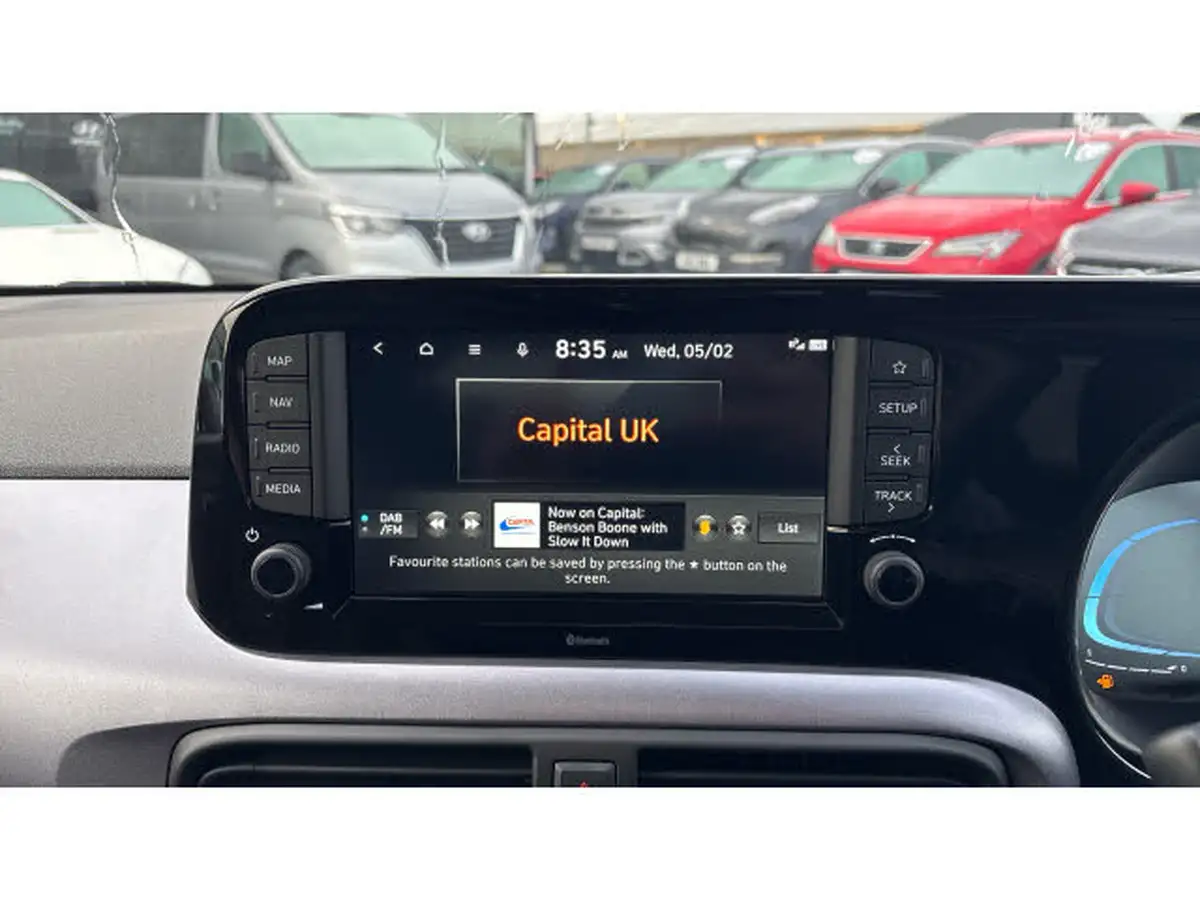 2024-hyundai-i10-12-premium-79ps-big-46