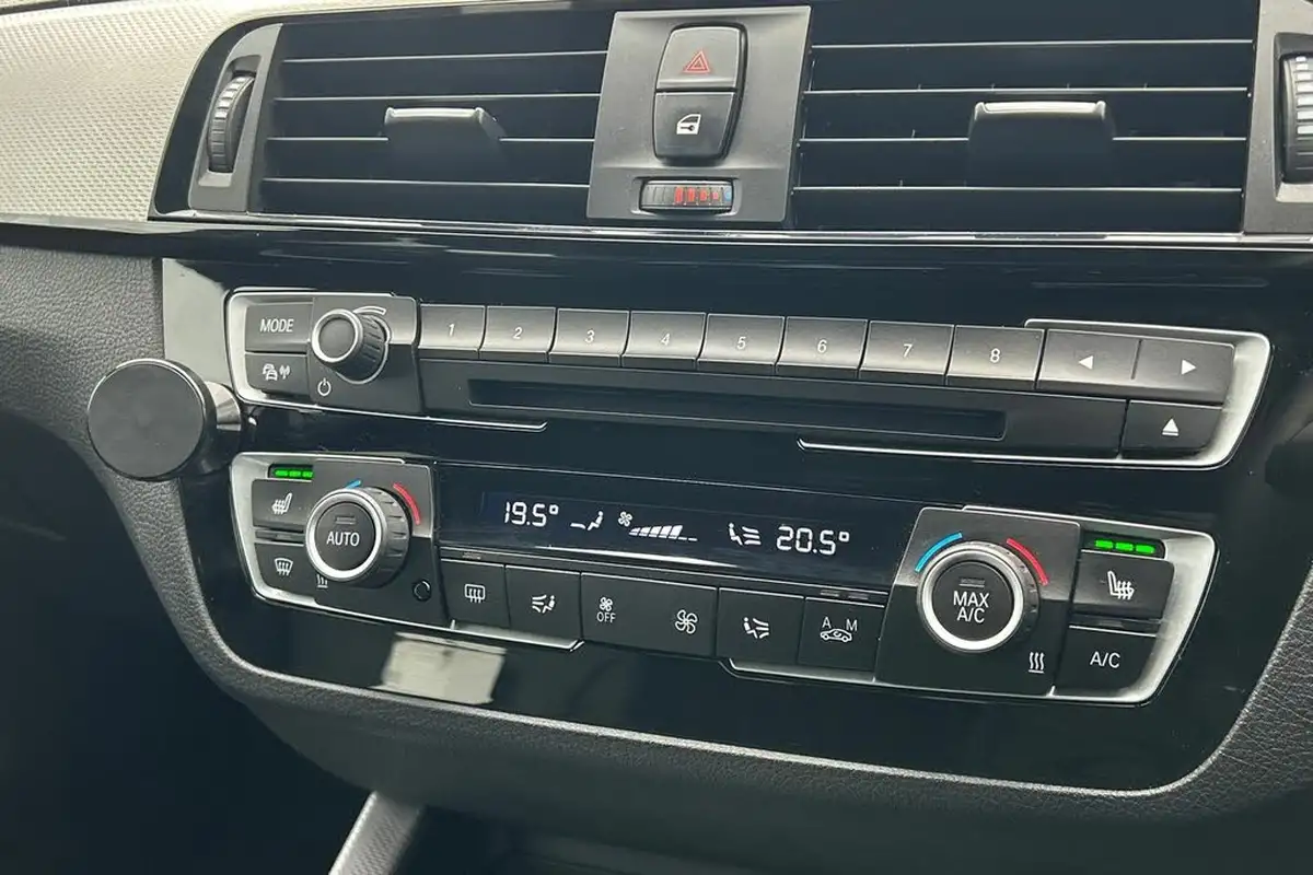 2019-bmw-1-series-30-m140i-shadow-edition-5d-big-17