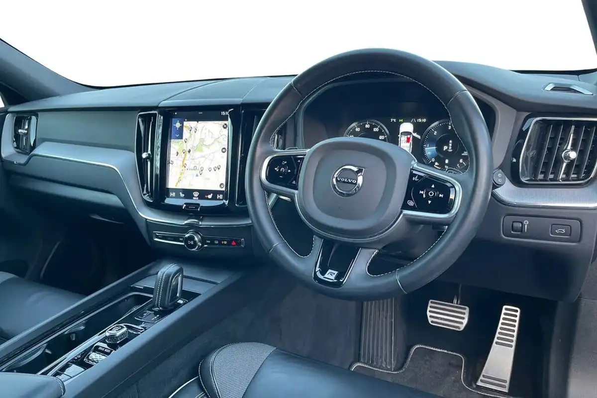2019-volvo-xc60-20td-b5-r-design-big-12