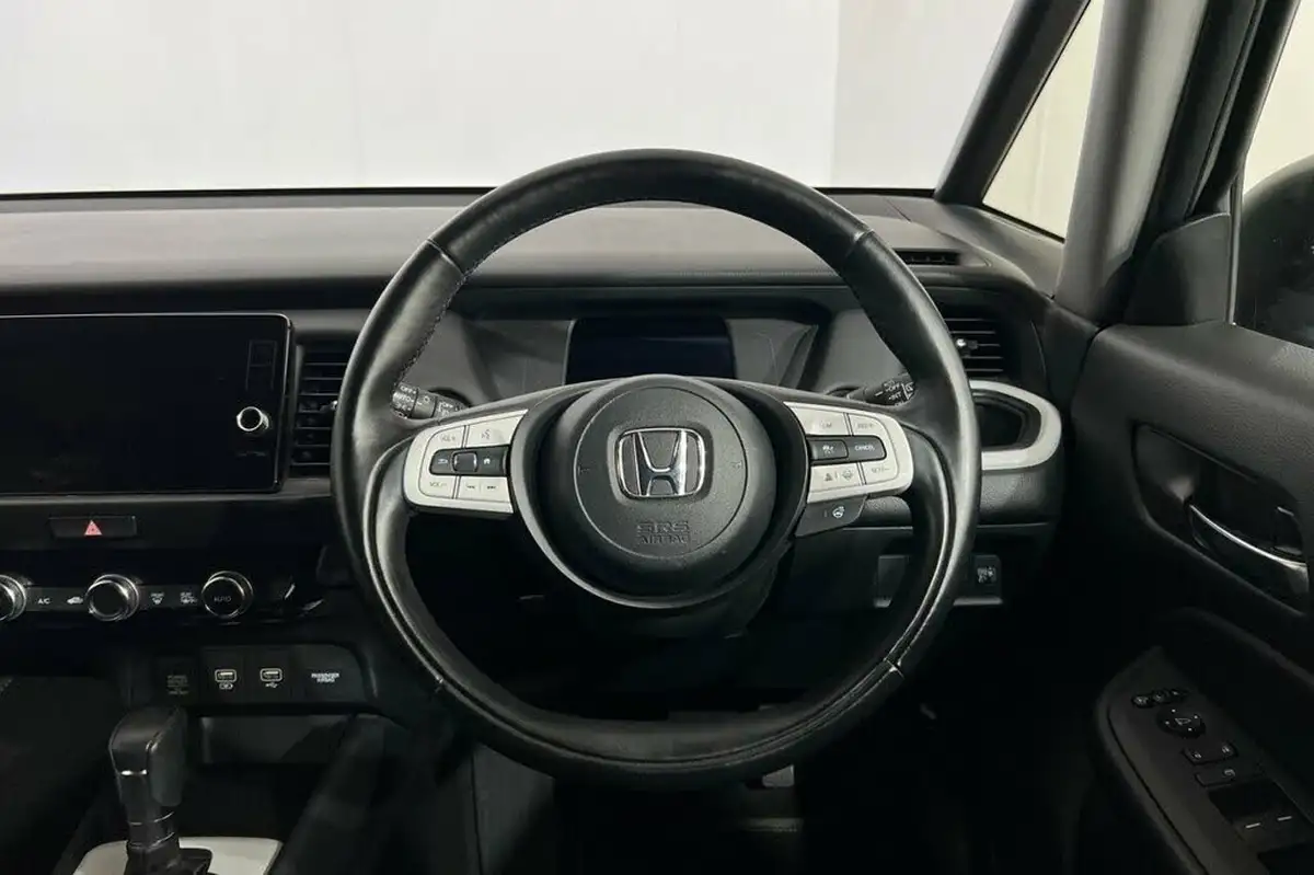 2020-honda-jazz-15-i-mmd-ex-big-18