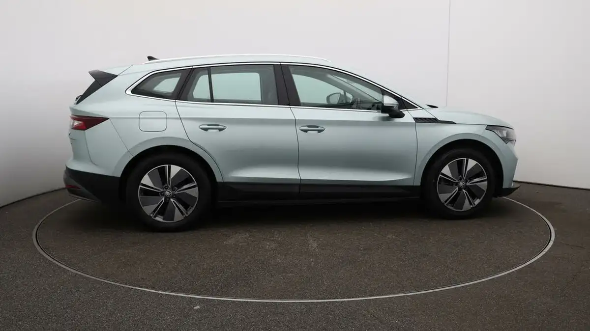 2021-skoda-enyaq-e-80-loft-82-kwh-big-8