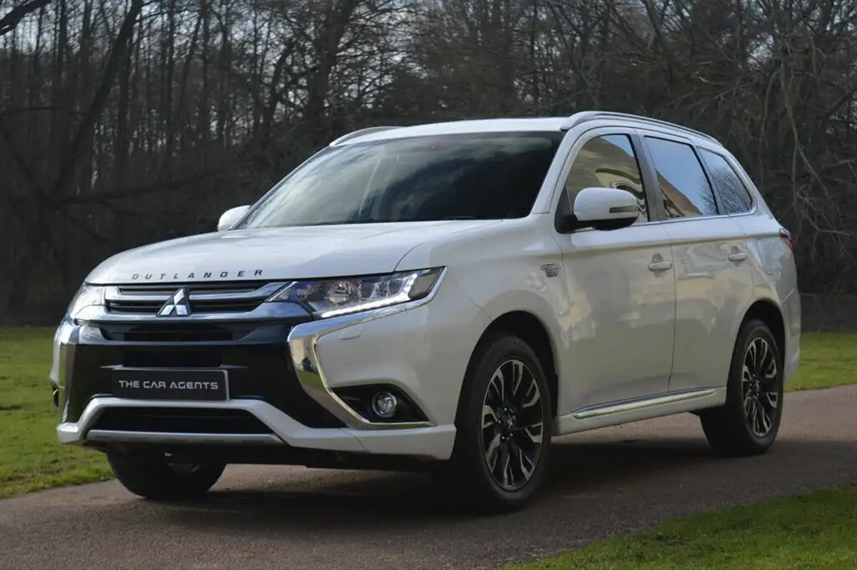2017-mitsubishi-outlander-20-4hs-phev-5st-big-3