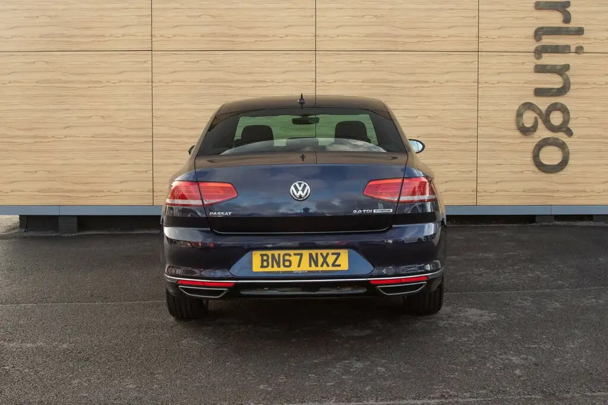2017-volkswagen-passat-20tdi-r-line-150ps-ss-saloon-4d-big-6